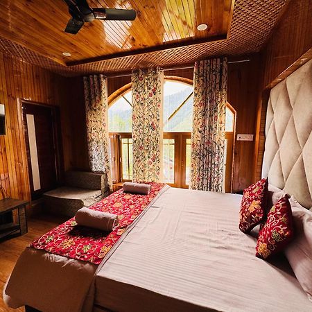 Frosty Mountain Resort Pahalgām Eksteriør billede
