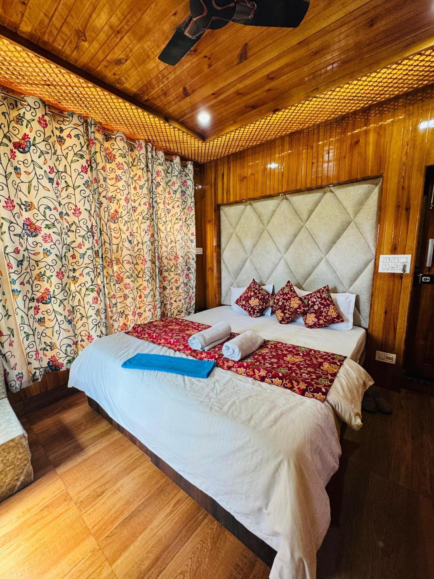 Frosty Mountain Resort Pahalgām Eksteriør billede