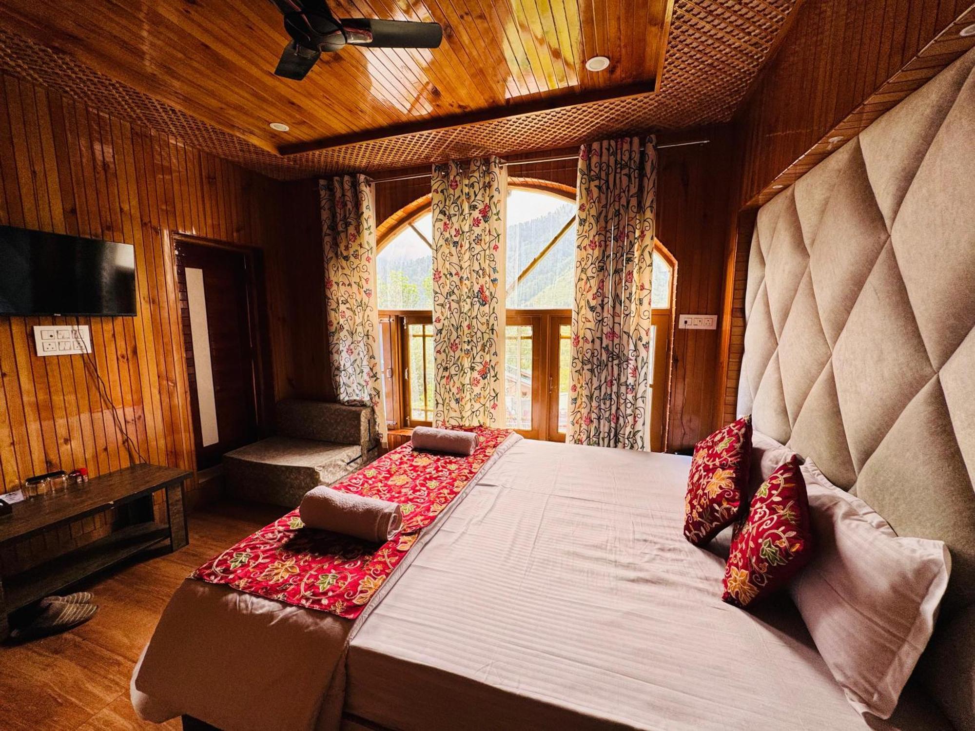 Frosty Mountain Resort Pahalgām Eksteriør billede