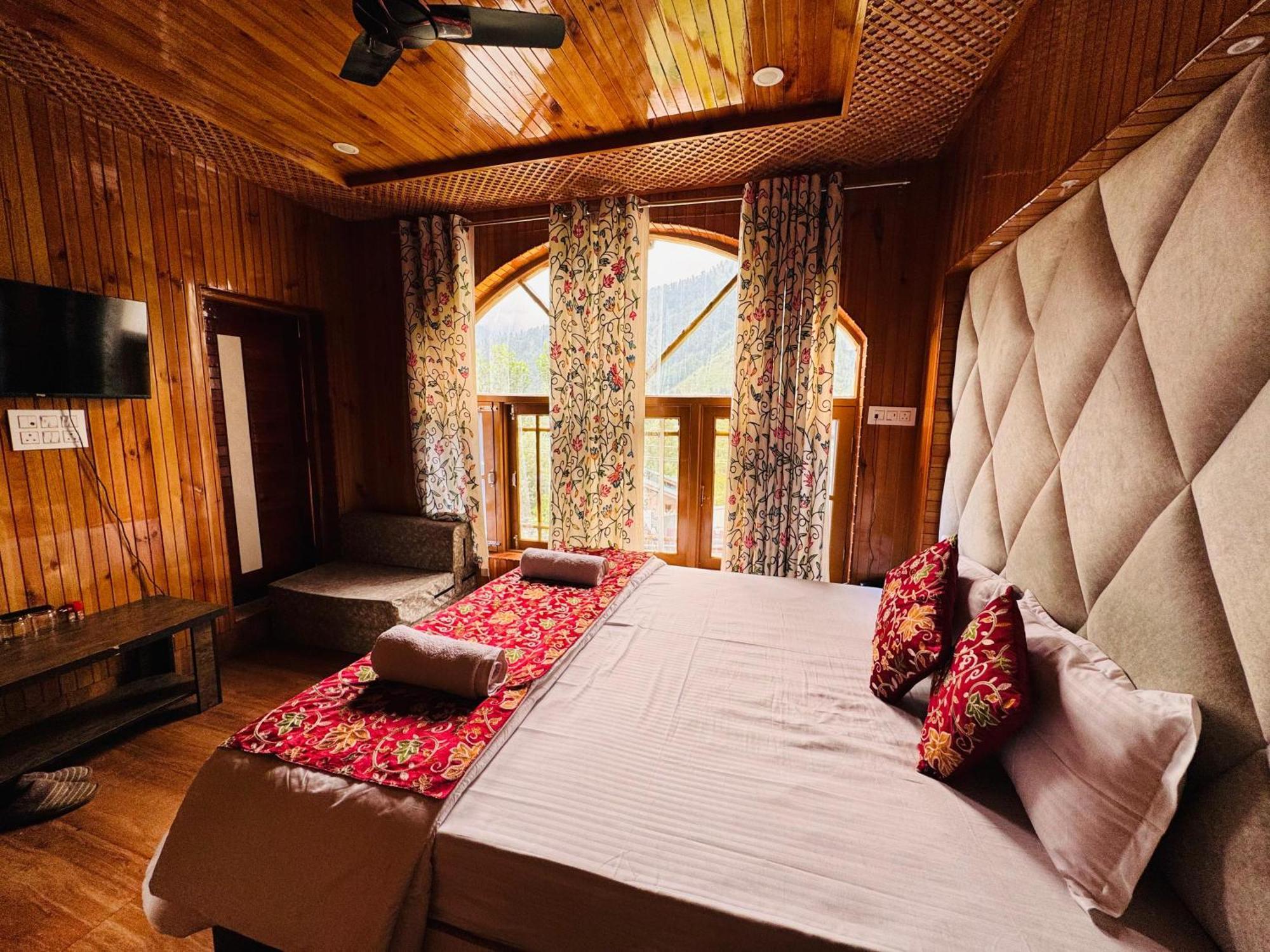 Frosty Mountain Resort Pahalgām Eksteriør billede