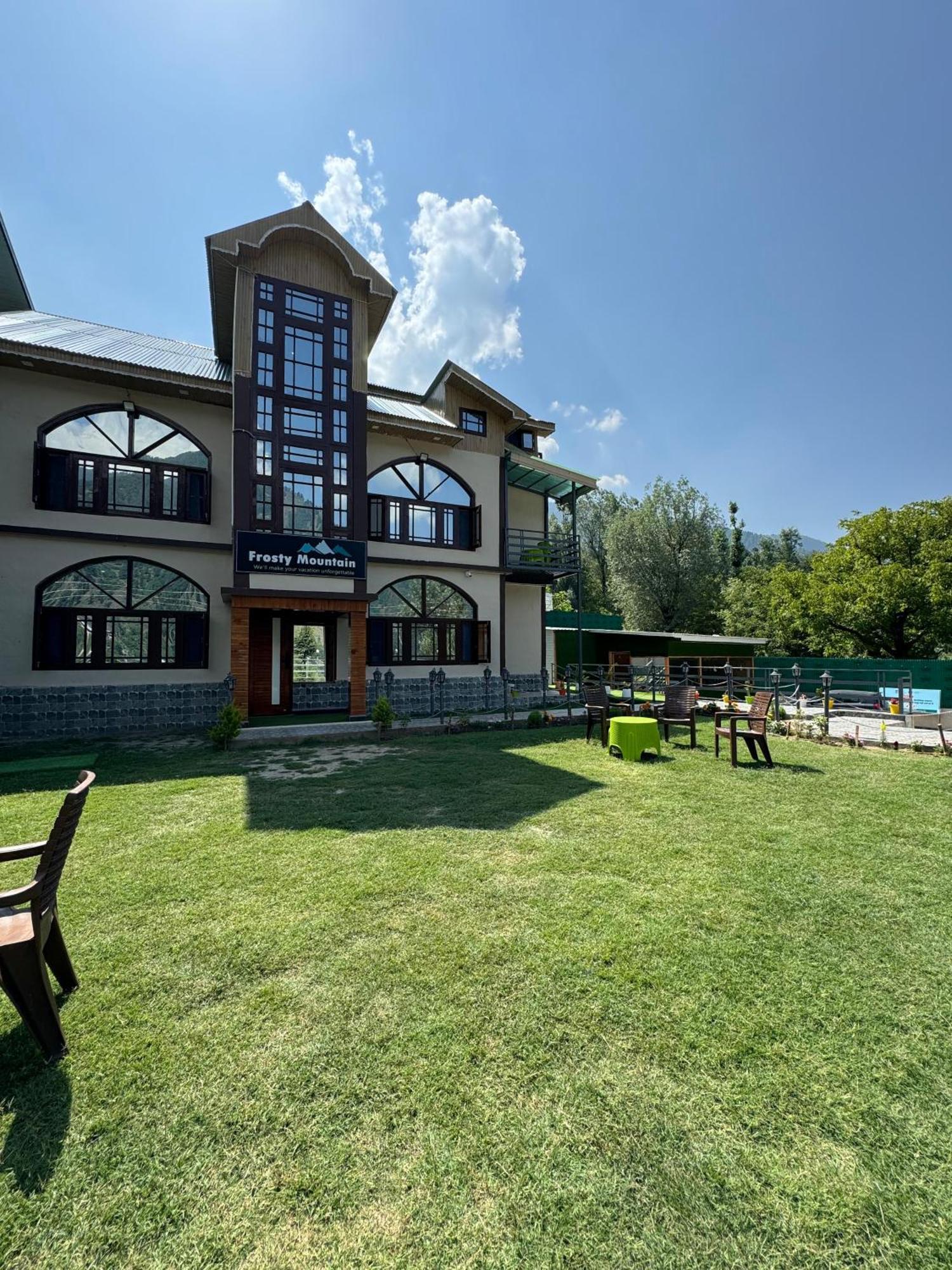 Frosty Mountain Resort Pahalgām Eksteriør billede