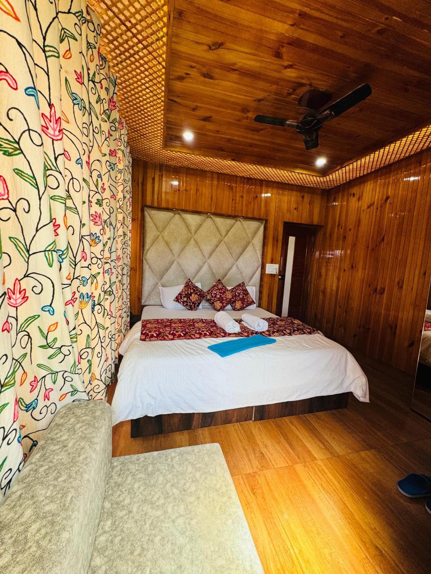 Frosty Mountain Resort Pahalgām Eksteriør billede